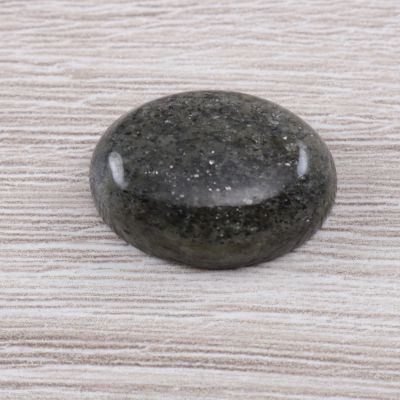Czarny kamień słoneczny kaboszon owal ok. 20x15 mm KSŁ0119