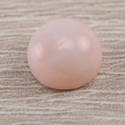 Opal różowy kaboszon fi ok. 8 mm OPA1246