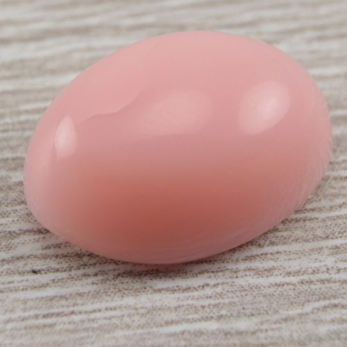 Opal różowy kaboszon owal ok. 14x10 mm OPA1388