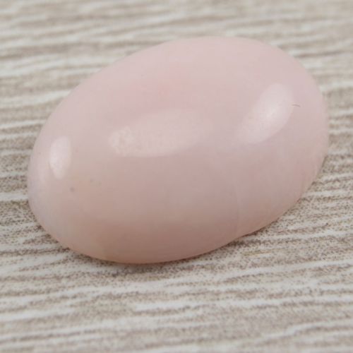 Opal różowy kaboszon owal ok. 14x10 mm OPA1391
