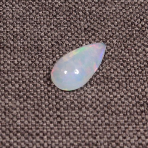 Opal z Etiopii kaboszon ok. 14x7 mm OPA1517