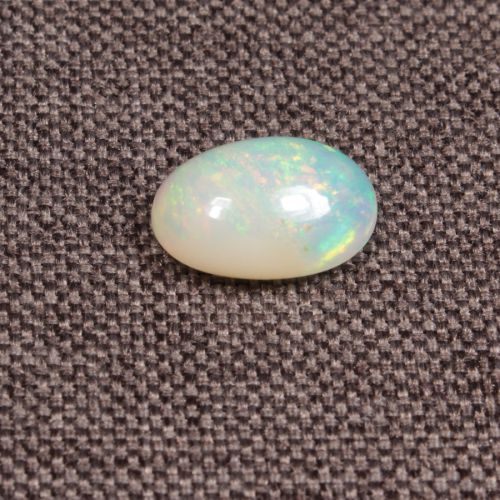 Opal z Etiopii kaboszon ok. 13x9 mm OPA1526