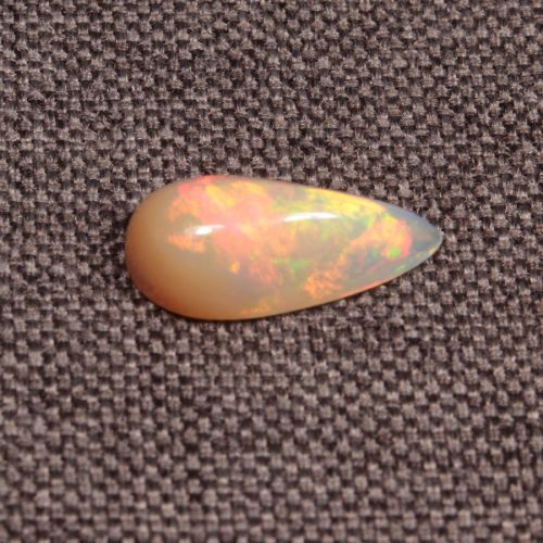 Opal z Etiopii kaboszon ok. 16x8 mm OPA1548