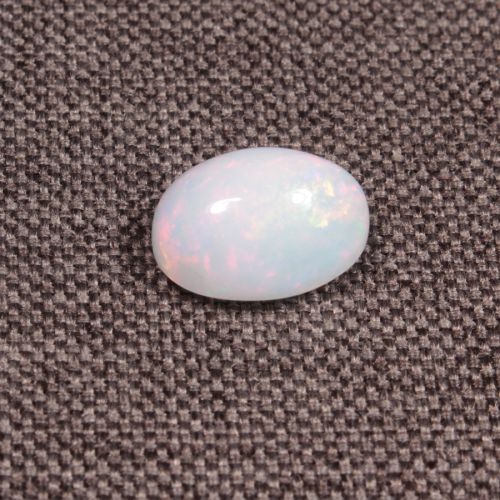 Opal z Etiopii kaboszon ok. 13x9 mm OPA1553