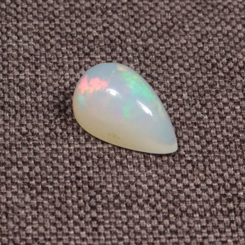 Opal z Etiopii kaboszon ok. 14x9 mm OPA1577