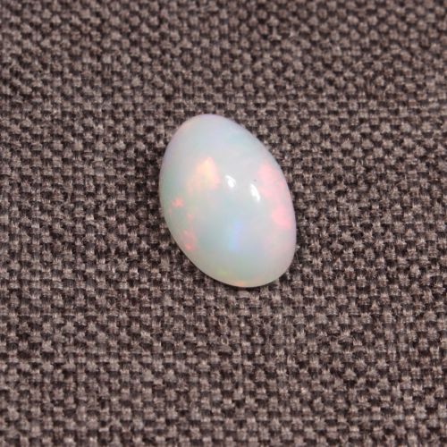 Opal z Etiopii kaboszon ok. 12x7 mm OPA1594