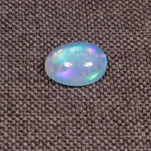 Opal z Etiopii kaboszon ok. 12x9 mm OPA1603