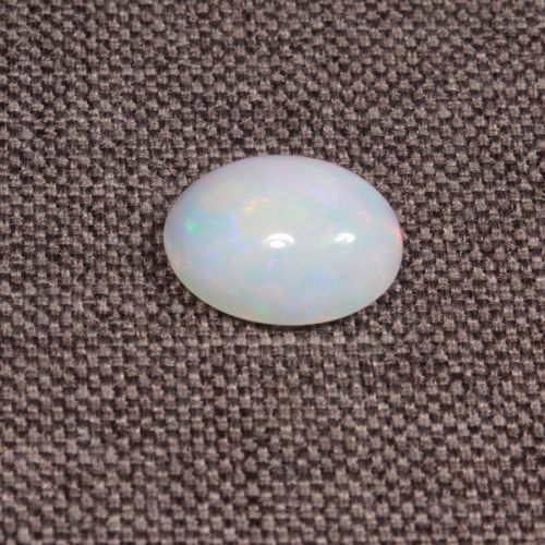 Opal z Etiopii kaboszon ok. 13x10 mm OPA1611