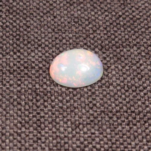 Opal z Etiopii kaboszon ok. 10x8 mm OPA1613