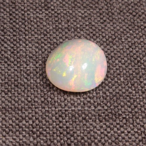 Opal z Etiopii kaboszon ok. 13x13 mm OPA1618