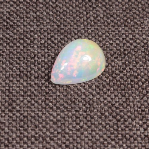Opal z Etiopii kaboszon ok. 12x9 mm OPA1629