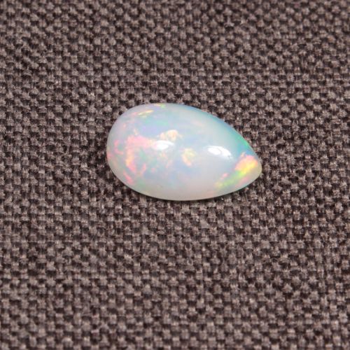Opal z Etiopii kaboszon ok. 13x8 mm OPA1631