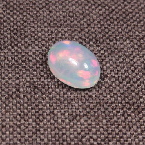 Opal z Etiopii kaboszon ok. 11x8 mm OPA1650