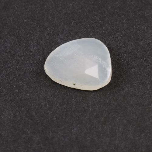 Kamień księżycowy biały satynowy ok. 13x11 mm KKS2459