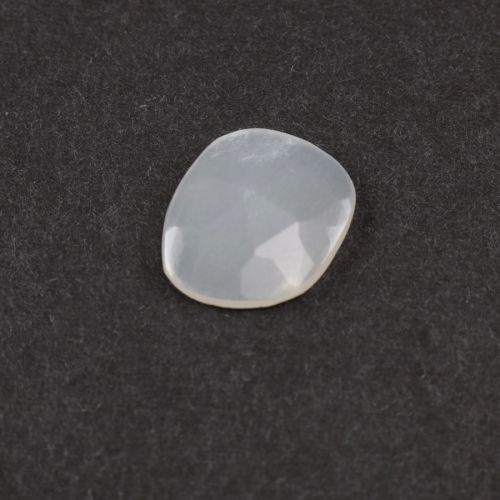 Kamień księżycowy biały satynowy ok. 12x10 mm KKS2462