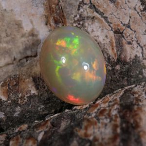 Opal z Etiopii owal kaboszon 9,04 x 6,95 mm OPA0671