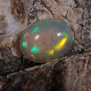 Opal z Etiopii owal kaboszon 9,00 x 6,97 mm OPA0683